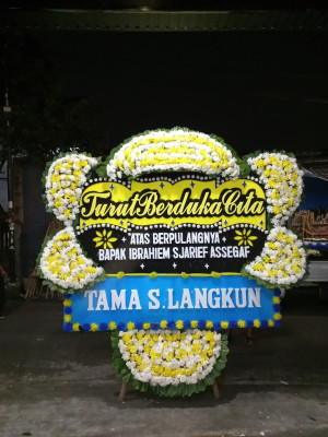 Papan Bunga Duka di Jurangombo Selatan